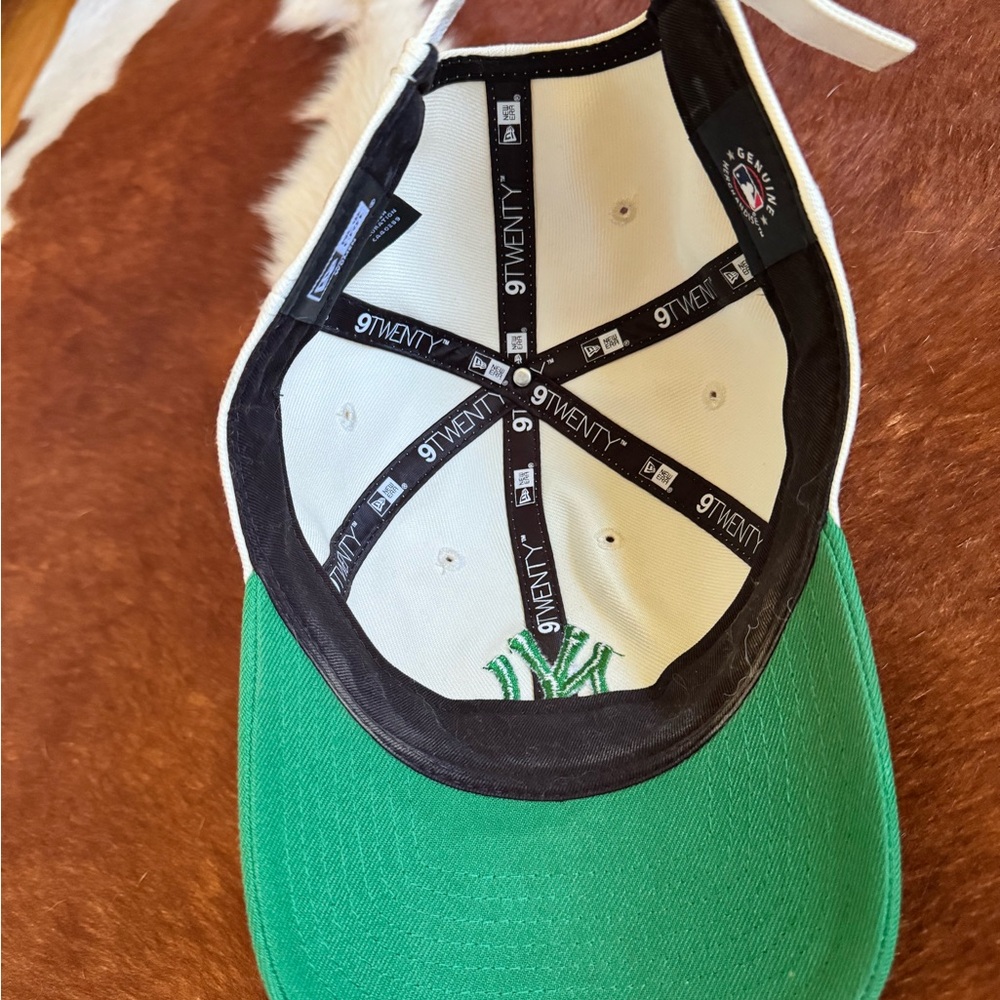 NEW ERA | New York Yankees Green and Cream Cap - Picture 2 of 2
